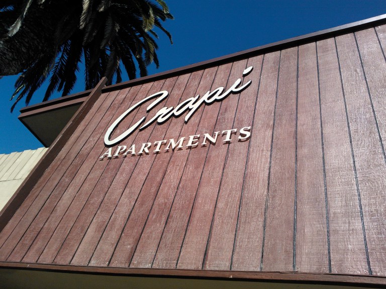 I'm actually looking for a new place to live. I really wanted to move in here.